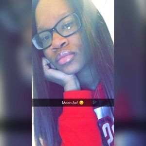 Meet your Posher, Nikole